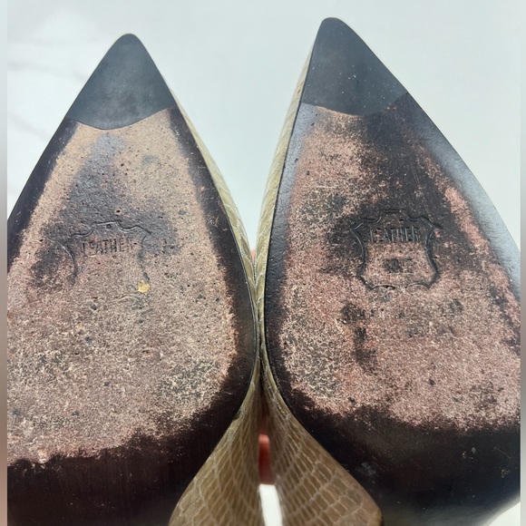 Stuart Weitzman Animal Print Pointy Heels - Size 6 - G73-4 - Picture 6 of 8